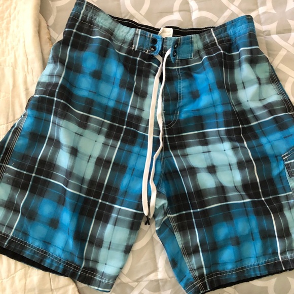 Bundle of 2 Men’s swimming trunks Size Large - Picture 2 of 5